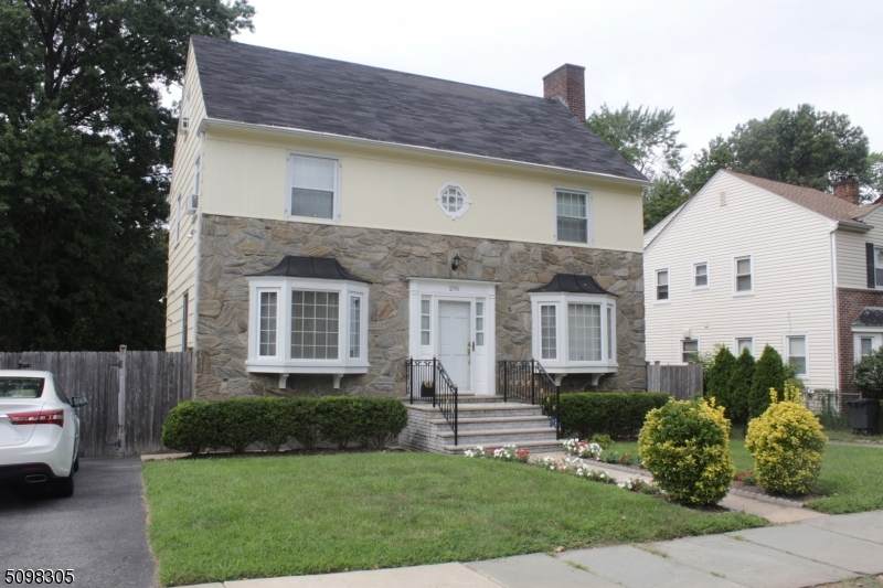 295 N Walnut St - Photo 1