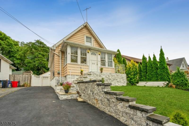 2231 Price St - Photo 1