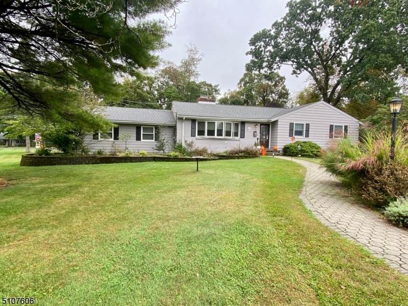 9 Mildred Dr - Photo 1