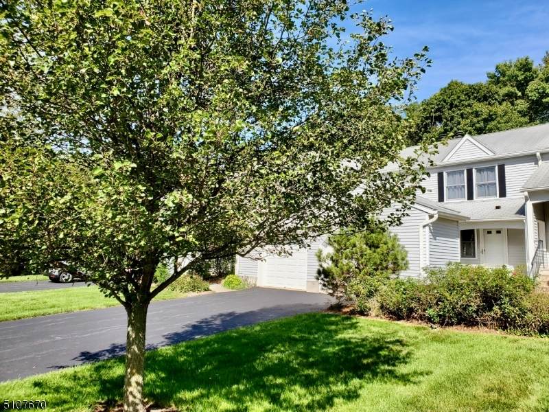 108 Carriage Ln - Photo 1