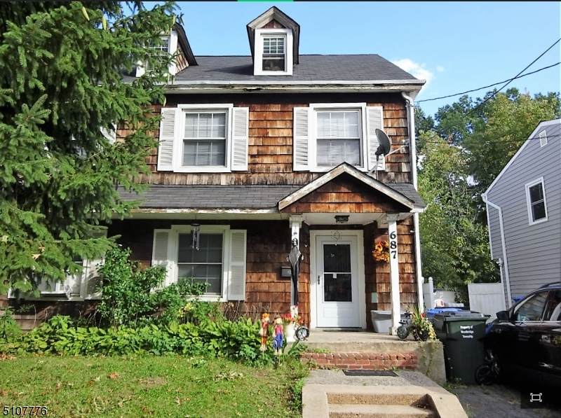 687 West Ave - Photo 1