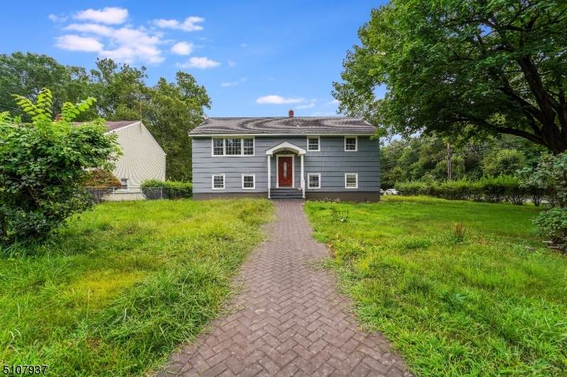 4 Falcon Rd - Photo 1