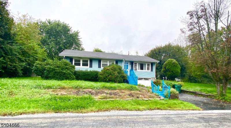 22 Lincoln Ave - Photo 1