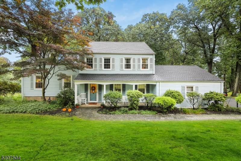 25 Stonehenge Rd - Photo 1