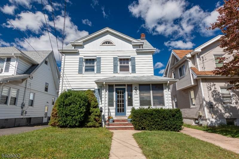 28 Barrington Ave - Photo 1