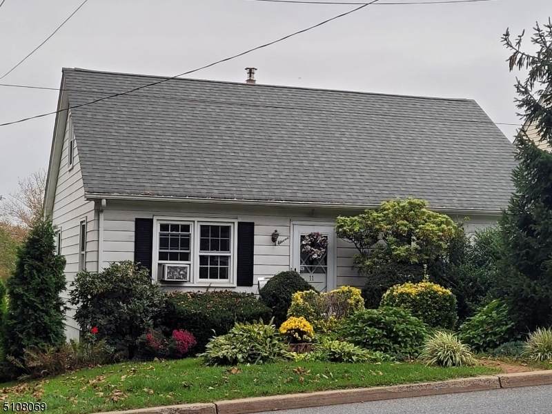 11 Saint James Ave - Photo 1
