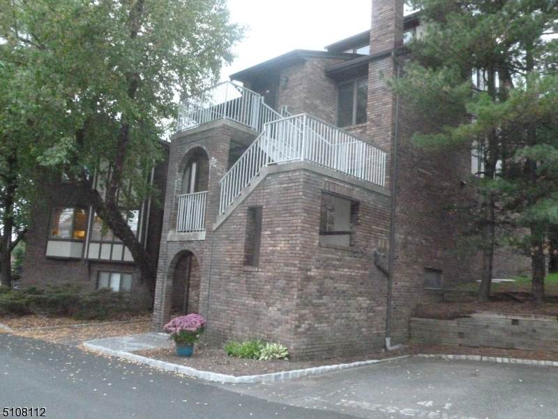 900 Valley Rd - Photo 1