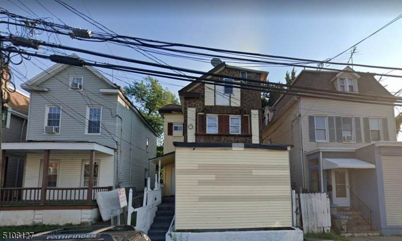 1090 Magnolia Ave - Photo 1