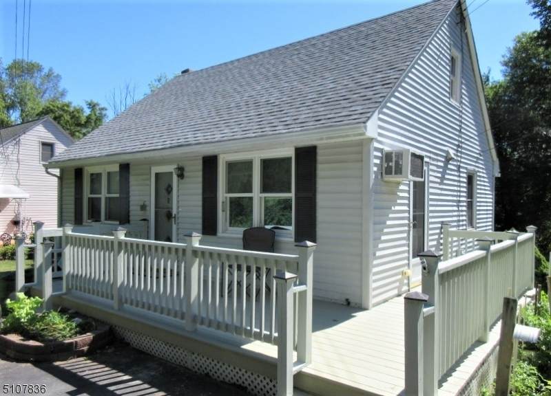 5 Lake Shore Dr - Photo 1