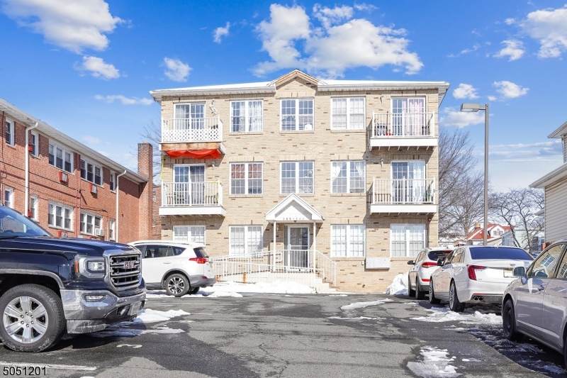 109 W Jersey St - Photo 1