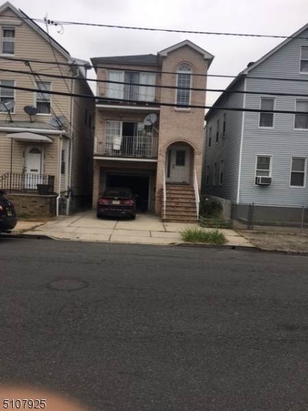 933 Bond St - Photo 1