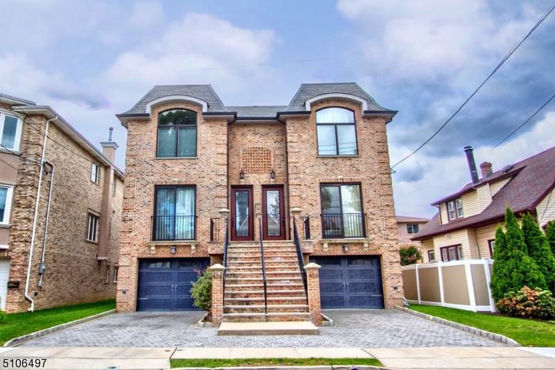 406 Nelson Ave - Photo 1