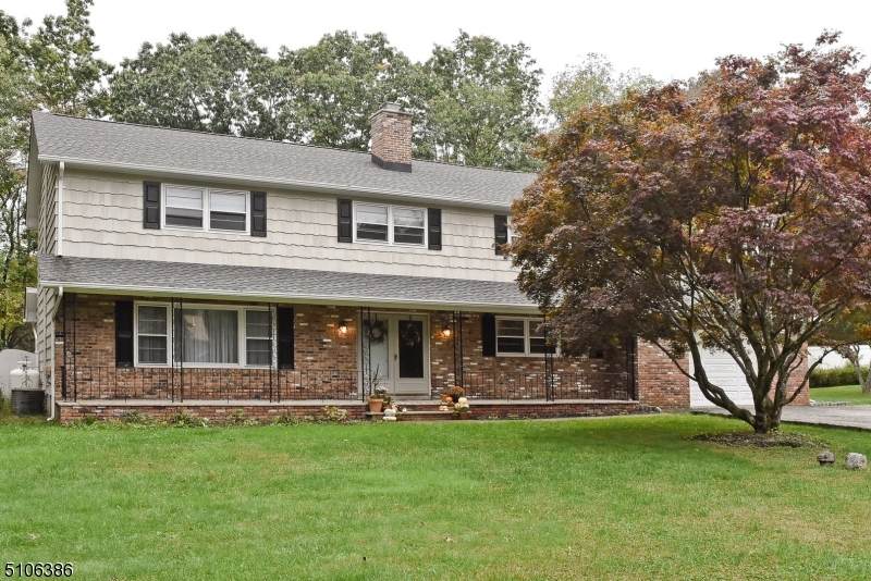 9 Sandra Ct - Photo 1