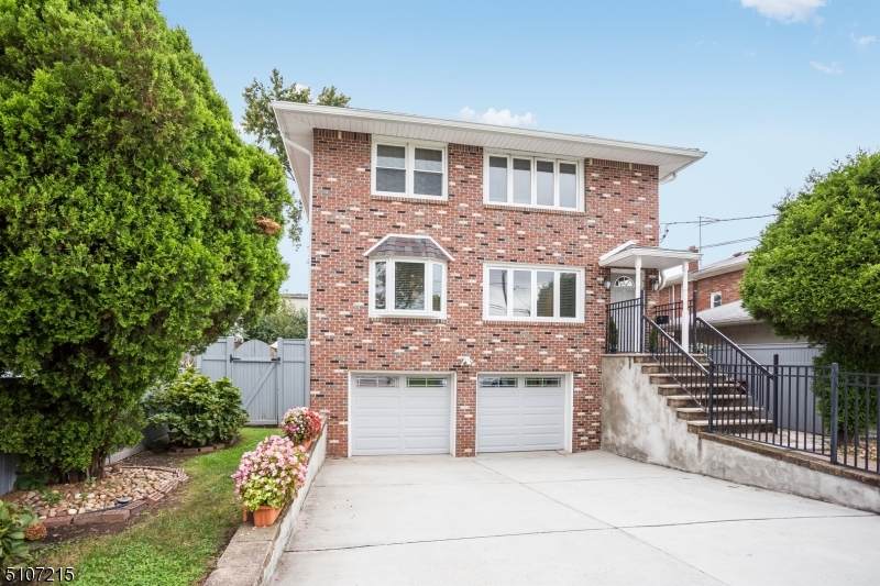410 W Munsell Ave - Photo 1