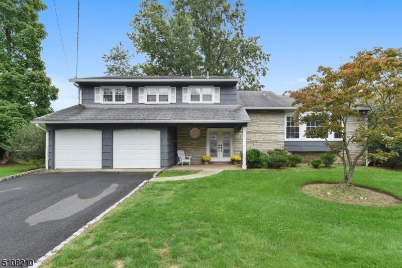 9 Cayuga Ct - Photo 1