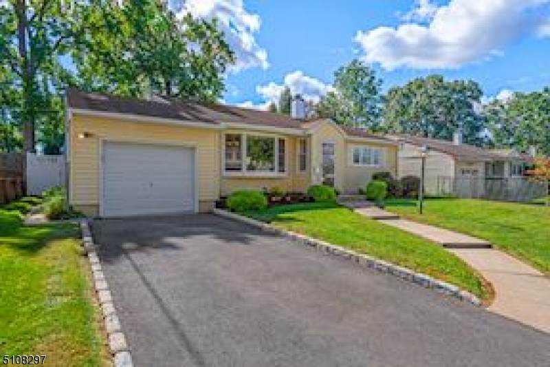 33 Albemarle Rd - Photo 1