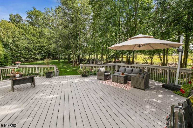 8 Dartmouth Ct - Photo 1