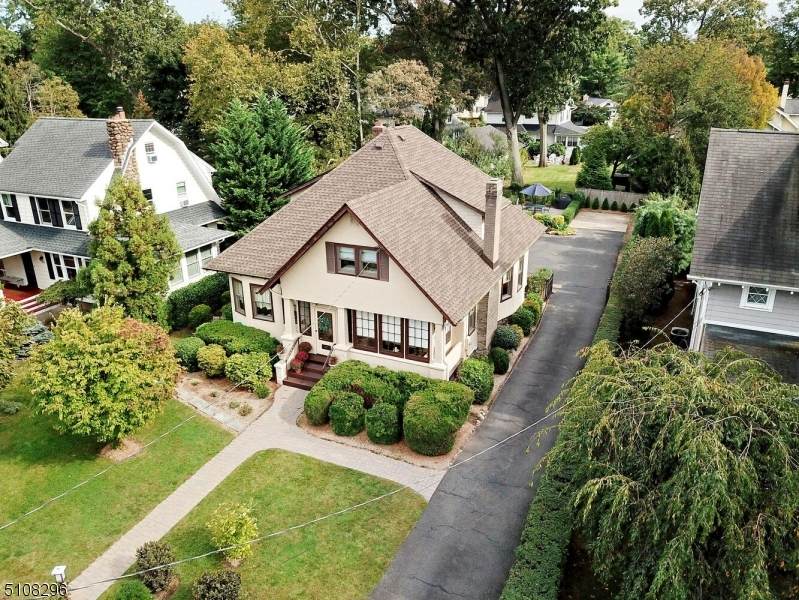 597 S Maple Ave - Photo 1