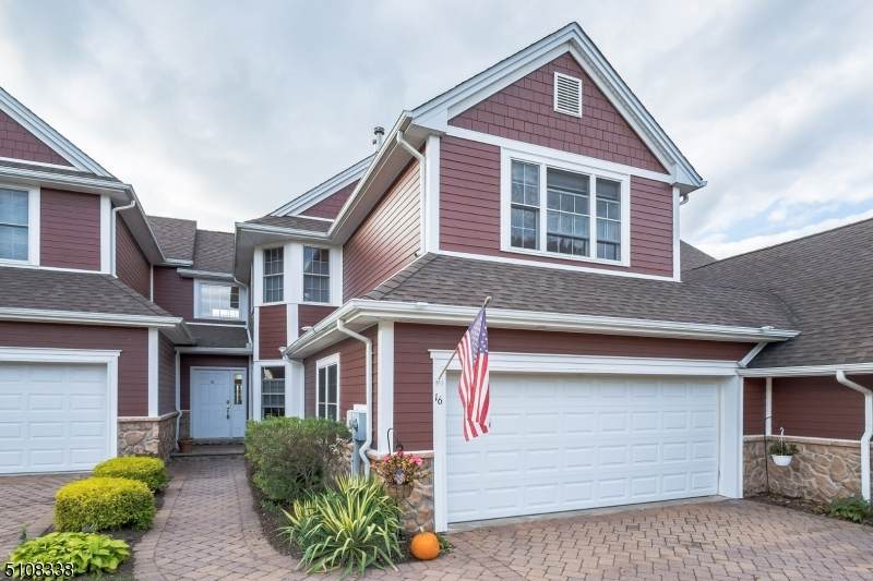 16 Stirling Ct - Photo 1