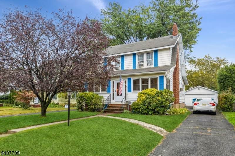 151 Parmelee Ave - Photo 1