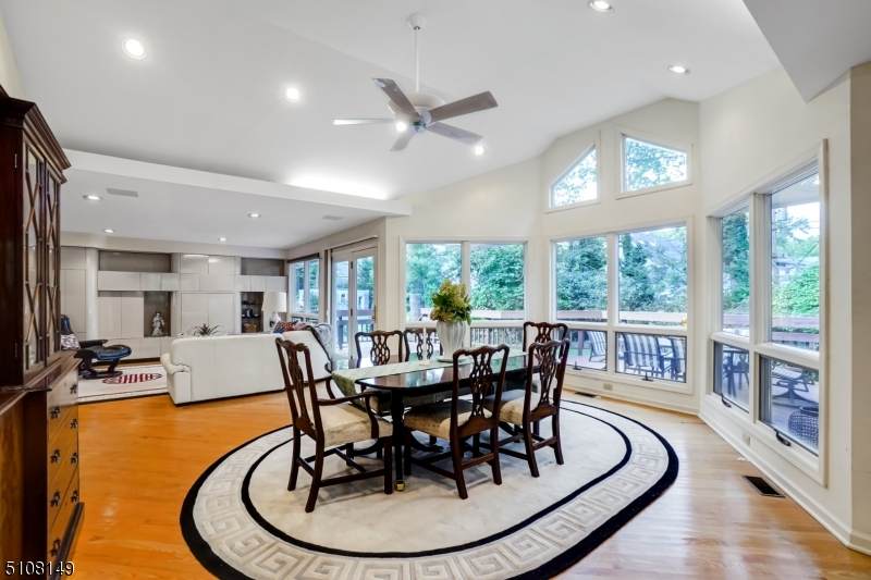 195 Fernwood Ave - Photo 1