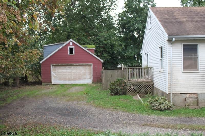 815 S Main St - Photo 1