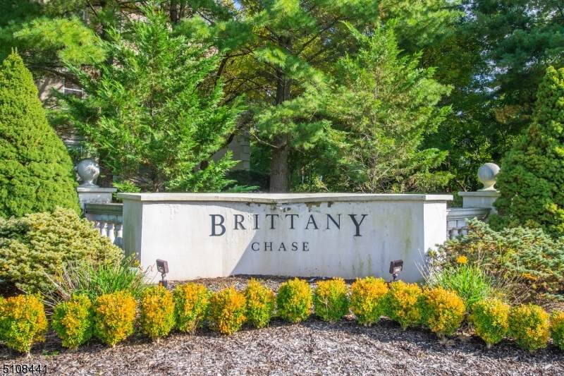 424 Brittany Dr - Photo 1