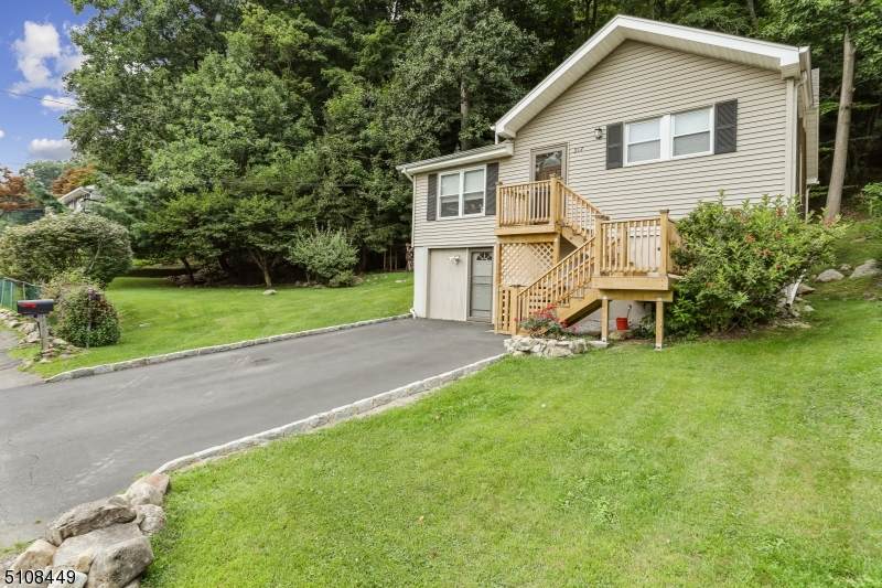 217 Lakeside Ave - Photo 1