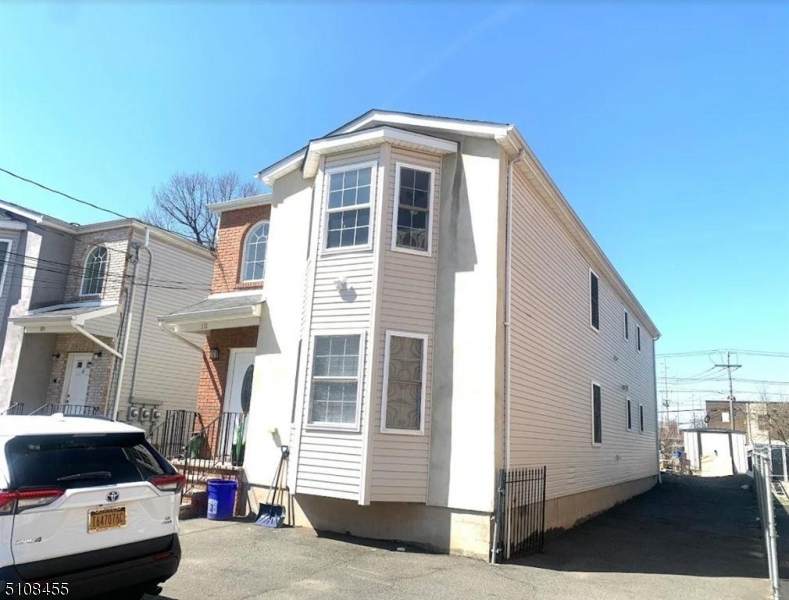 111 Heckel St - Photo 1