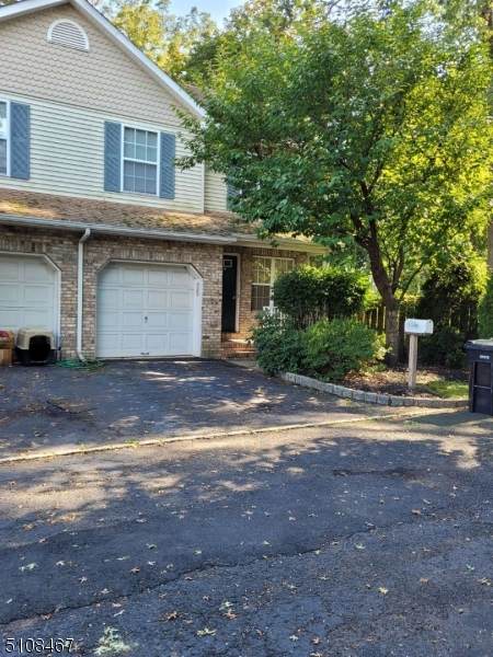731 W 7Th St - Photo 1
