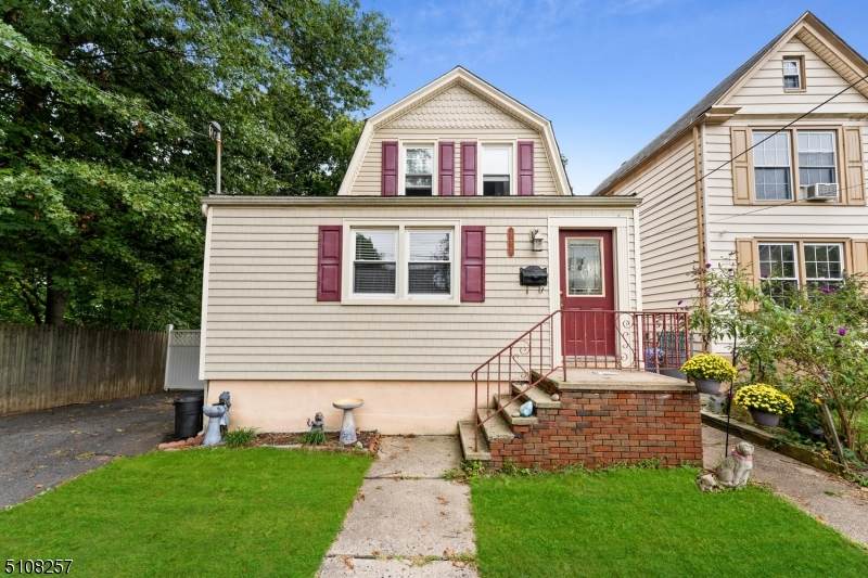 172 Beech St - Photo 1