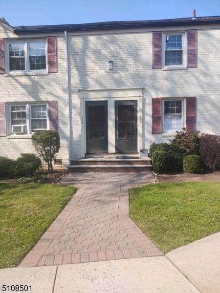 506 Lincoln Park - Photo 1
