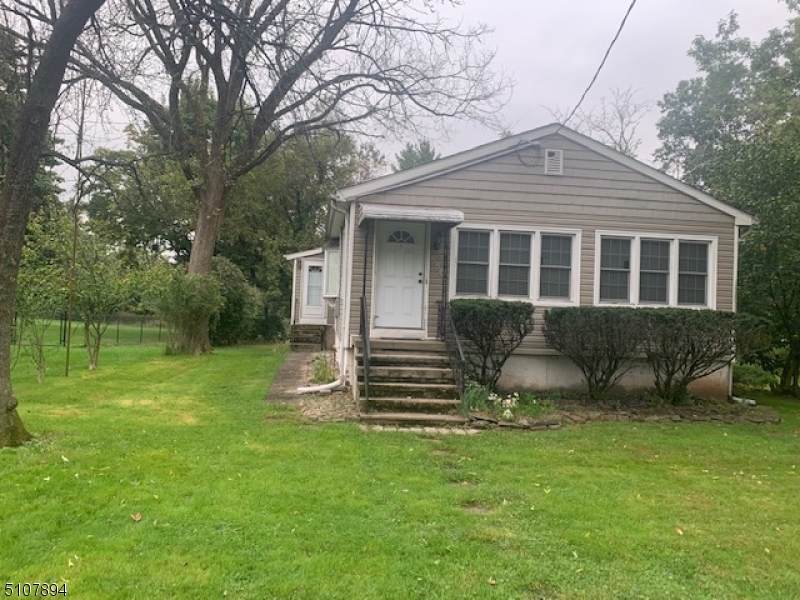 556 Equator Ave - Photo 1