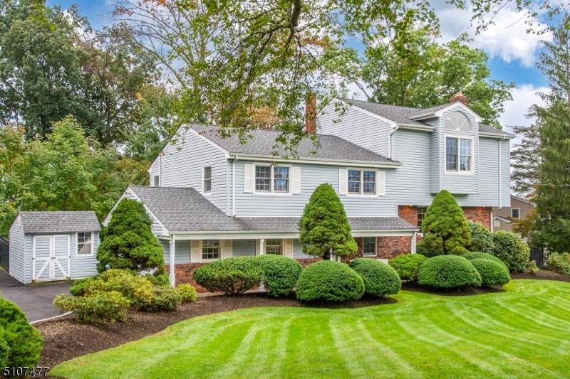 57 Windsor Dr - Photo 1