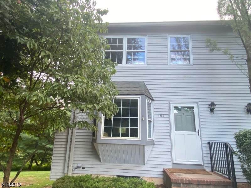 101 Franklin Ct - Photo 1