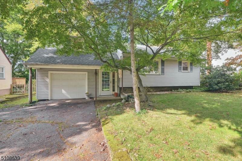 181 Linden Rd - Photo 1