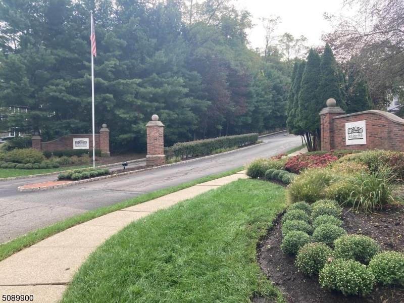 1406 Windsor Ct - Photo 1