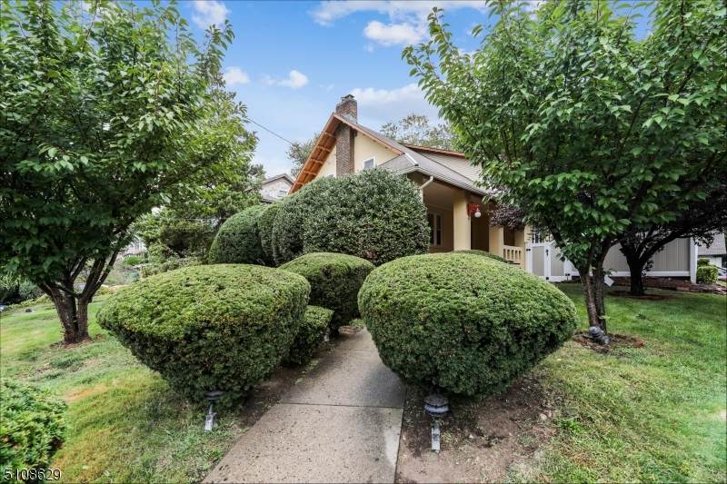 335 Orchard Ter - Photo 1