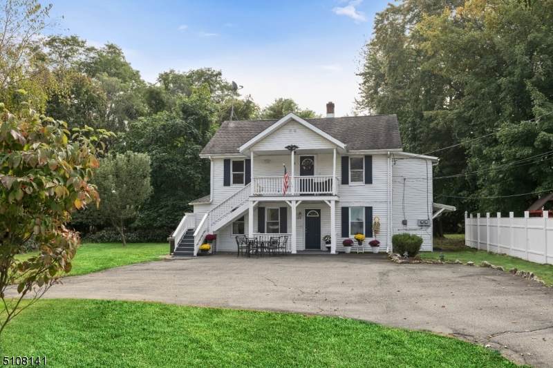 26 Harrison St - Photo 1