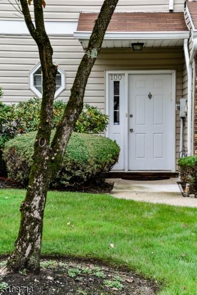 100 Bowfell Ct - Photo 1