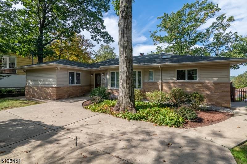 1 Edgewood Ave - Photo 1