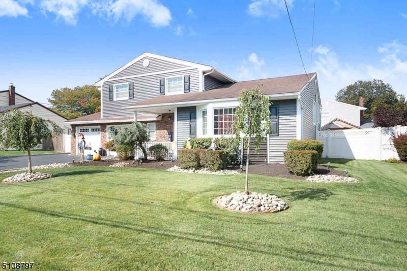 85 Louis Ave - Photo 1