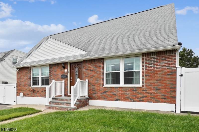 31 Riverview Ave - Photo 1