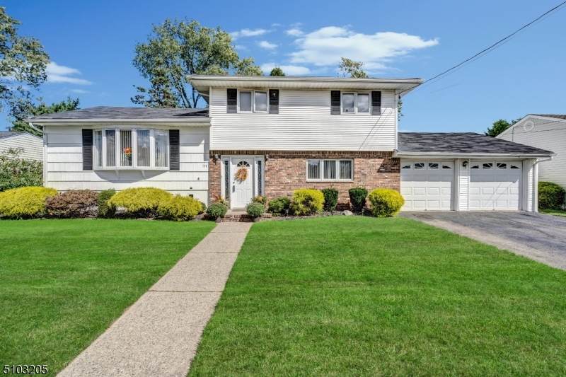 138 Sandra Dr - Photo 1