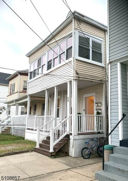 60 Mina Ave - Photo 1