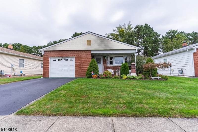 62 Pulaski Blvd - Photo 1