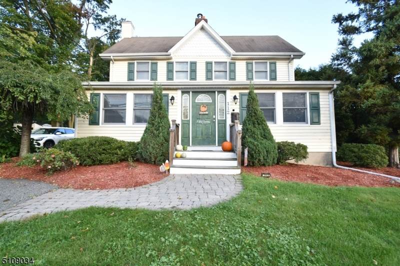 112 Prospect St - Photo 1