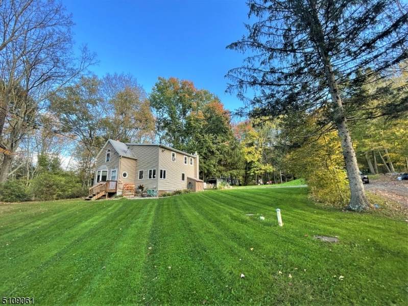 22 Cemetery Rd - Photo 1