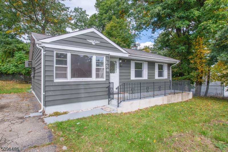 350 Dupont Ave - Photo 1