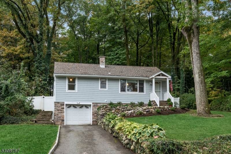 55 Kiel Ave - Photo 1